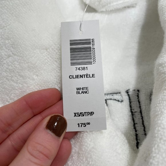 Exclusive Aritzia Bathrobe - Picture 5 of 6